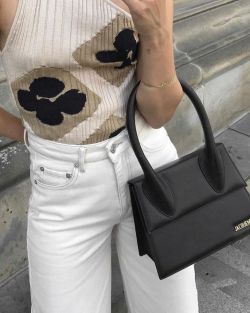 This Ivy House Shoulder Bags Aesthetic, Jacquemus Le Grand Chiquito, Le Grand Chiquito, Aesthetic Bag, Old Money Outfits, Jacquemus Bag, Ivy House, Luxury Bags Collection, House Photo