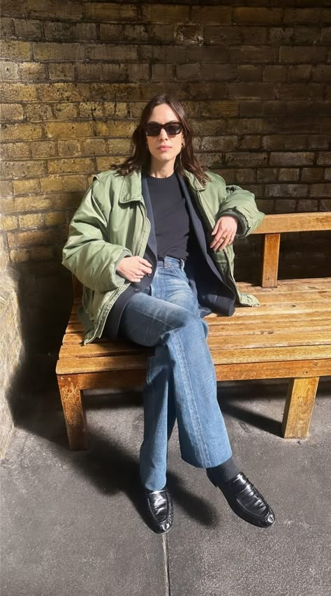 Alexa Chung Is Done With Coats—Now, She's All About This Versatile Spring Jacket Alexa Chung Street Style, Spring Jacket Outfit, Alexa Chung Style, Style Muse, Spring Jacket, Outfit Inspo Casual, Instagram Style, Eclectic Fashion, Spring Jackets