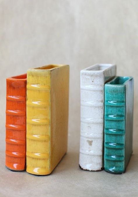 Book vase bookends // bookends ideas, bookends ideas decor, bookends ideas bookshelves, bookends ideas accessories, bookish things, bookish things gift ideas, bookish gift ideas, bookworm gifts, bookworm gifts ideas Ceramic Pottery Book Ends, Pottery Book Holder, Clay Bookends Diy, Book End Ideas, Clay Book Ends, Air Dry Clay Bookends, Book Ends Aesthetic, Book Ends Ideas, Fun Bookends