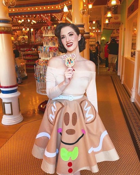 Gingerbread Costume Women, Gingerbread Fashion, Dapper Day Disney, Jollywood Nights, Disney Gingerbread, Disney Christmas Outfits, Disney Xmas, Dapper Day Outfits, Disney Characters Christmas