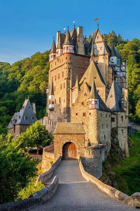 Luxembourg City, Belgium Travel, Senior Trip, Vacation Places, Germany Travel, Countries Of The World, Luxembourg, Abandoned Places, Travel Aesthetic