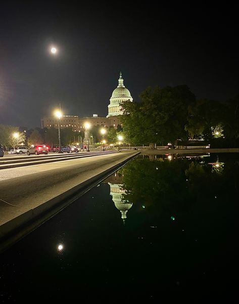 Washington DC 2021 Living In Dc Aesthetic, Aesthetic Washington Dc, Dc Nightlife, Washington Dc Bucket List, Washington Dc Night Aesthetic, Dc School Trip, Washington Dc Sunset, Washington Dc Film Photography, Washington Dc Travel