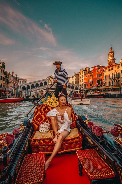 Venice Instagram Outfits, Venice Fashion: Venetian Memories by Jessica Wang Venice Wallpaper, Venice Fashion, Venice Italy Outfit, Venice Bridge, Simplon Orient Express, Venice Photos, Venice Mask, Venice Painting, Venice Beach California