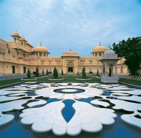 Oberoi Udaivilas Udaipur - BENSLEY Udaivilas Udaipur, Oberoi Udaivilas, Decorative Fountains, Four Season Tent, Udaipur India, Resort Design, Indian Architecture, Palace Hotel, Udaipur