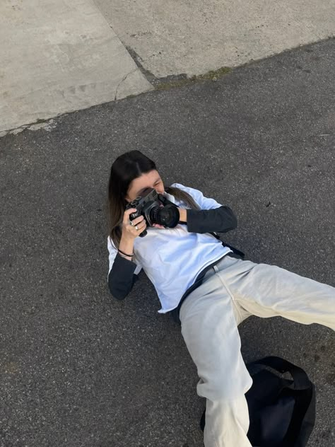 Street Photographer Aesthetic, Photographer At Work, Photography Career Aesthetic, Photographer Lifestyle Aesthetic, Tour Photographer Aesthetic, Photography Major Aesthetic, Photography Student Aesthetic, Photographer Job Aesthetic, Professional Photographer Aesthetic