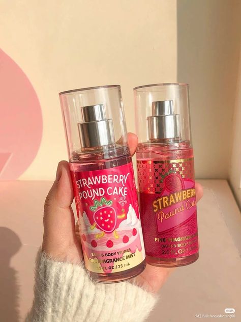 Strawberry Perfume, Strawberry Stuff, Koleksi Parfum, Strawberry Pound Cake, Pound Cake With Strawberries, Fragrances Perfume Woman, Bath And Body Works Perfume, Perfect Skin Care Routine, Pretty Skin Care