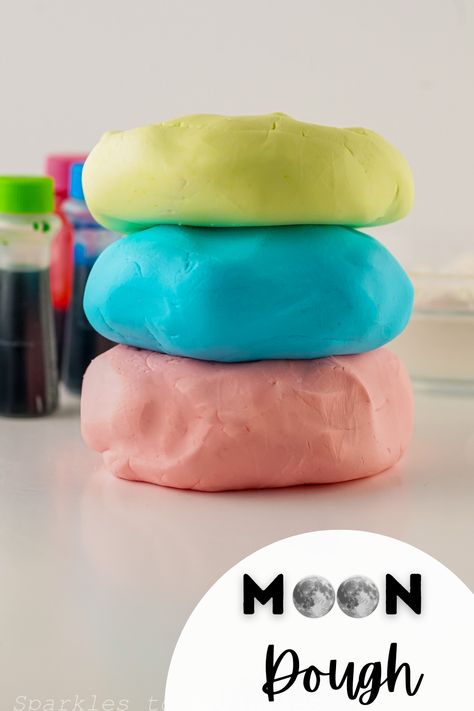 Moon Dough Without Conditioner, Moon Slime Cloud Dough, Fun Crafts At Home, Salt Crafts For Kids, Moon Dough Recipe Flour, Moon Food Ideas, Fun Kid Activities Indoor, How To Make Moon Dough, Easy Crafts For Kids To Make