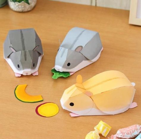 PAPERMAU: Djungarian Hamster Gift Box Papercraft - by Yukari Nakayama & Kanko Hamster Paper Doll, Animal Box Template, Hamster Craft, Djungarian Hamster, Papercraft Cute, Cute Papercraft, Papercraft Box, Animal Paper Craft, Box Papercraft