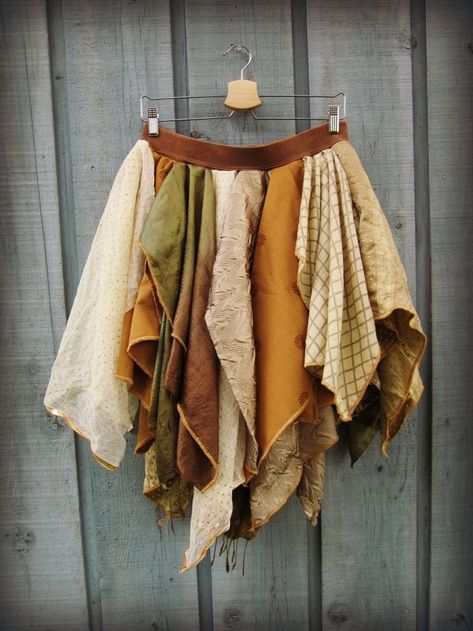 Scarecrow Skirt, Woodland Fairy Costume, Bohemian Skirts, Ren Faire Costume, Stile Casual Chic, Skirt Inspiration, Fair Outfits, Fest Outfits, Diy Kostüm