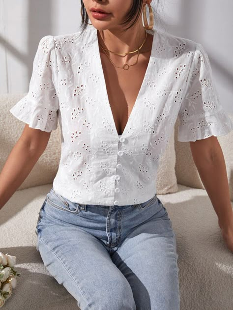 Chiffon Blouses Designs, Iranian Women Fashion, Women Blouses Fashion, Denim Maxi Dress, Fashion Top Outfits, Short Blouses, Ladies Blouse Designs, Fashion Tops Blouse, Trendy Fashion Tops