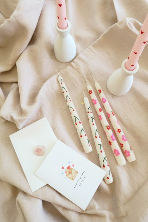 Diy Taper Candles, Painted Taper Candles, Valentines Candles, Draw A Candle, Candy Candle, Painted Candlesticks, Cute Date Night, Valentine Candles, Eid Crafts