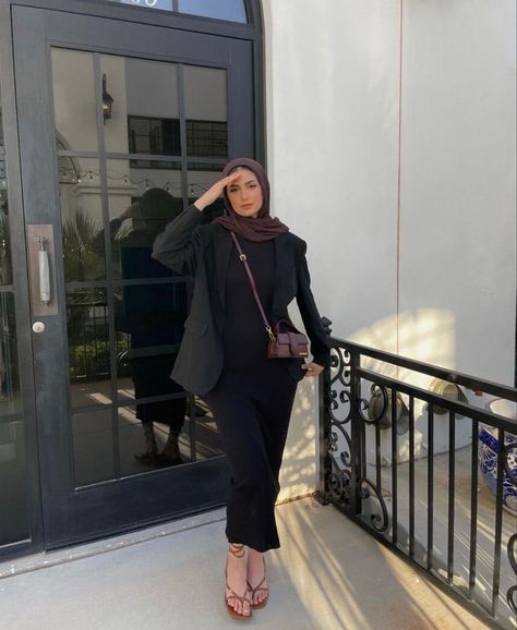 Night Out Hijab Outfit, Hijab Date Night Outfit, Modest Office Wear, Comfort Outfits, Black Bodycon Maxi Dress, Hijabi Styles, Black Dress Outfit Casual, Hijab Wear, Hijabi Fits