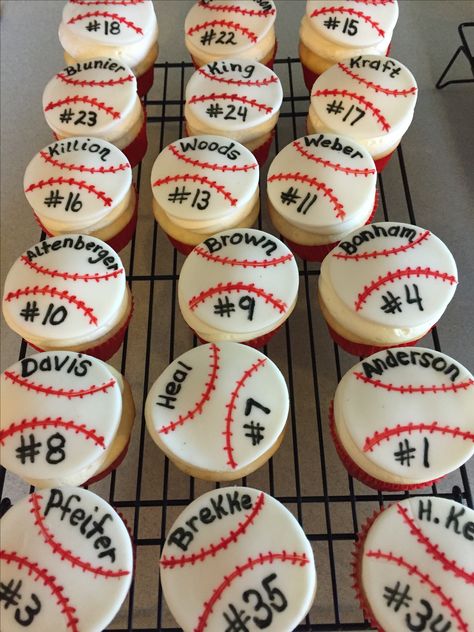 Baseball Team Cupcakes, Baseball Themed Cupcakes, Baseball Cupcakes Ideas, Baseball Cupcake Cakes, Baseball Desserts, Sports Cupcakes, Bday Cupcakes, Ball Cupcakes, Boys Activities