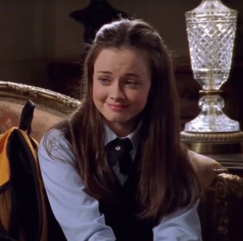 Rory Gilmore Look Alike, Chilton Rory Gilmore, Rory Gilmore Hair, Chilton Rory, ليلي كولينز, Rory Gilmore Style, Gilmore Girls Fashion, Gilmore Girls Seasons, Gilmore Girl