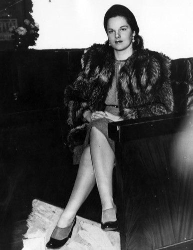 An image of female mobster Virginia Hill, for inspiration of a Juliet character Female Mobster, Bugsy Siegel, Virginia Hill, Accounting Office, Swiss Bank, Mafia Gangster, Al Capone, Moving To Los Angeles, Long Time Friends