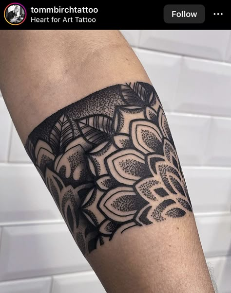 Floral Band Tattoo Designs For Men, Lotus Band Tattoo, Lotus Flower Band Tattoo, Mandala Band Tattoo Design, Geometric Band Tattoo, Geometric Armband Tattoo, Flower Geometric Tattoo, Ornamental Blackwork Tattoo, Floral Band Tattoo