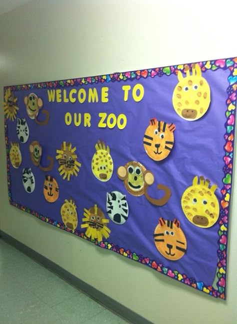 Bulletin Board Jungle Theme, Zoo Themed Bulletin Boards, Zoo Animals Classroom Decoration, Animals Bulletin Board Preschool, Zoo Theme Bulletin Board Ideas, Zoo Themed Classroom Ideas, Zoo Animal Bulletin Board Ideas, Wild Animals Bulletin Board Ideas, Animal Bulletin Board Ideas Preschool