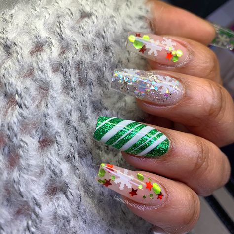 Christmas Nails Encapsulated, Christmas Encapsulated Nails, Encapsulated Christmas Nails, Clear Christmas Nails, Christmas Present Nails, Glitter Acrylic Nails, Christmas Nail Design, Year Nails, Girly Nails