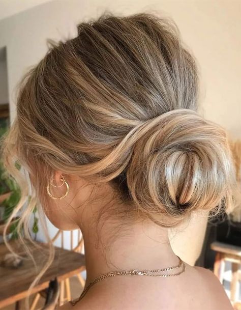 70 Latest Updo Hairstyles for Your Trendy Looks in 2021 : Romantic and sophisticated hair do Bridal Hair Mid Length, Low Updo Hair, Low Updo, Easy Updo, Wedding Hair Up, Easy Updo Hairstyles, Cute Quick Hairstyles, Low Bun Hairstyles, Modern Haircuts