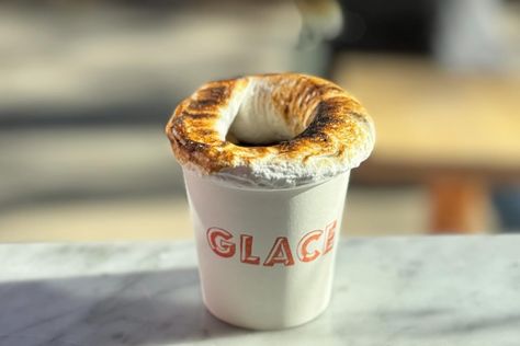 Here’s How To Make Glace’s Viral S’mores Hot Chocolate At Home Smores Hot Chocolate Recipe, National Hot Chocolate Day, Smores Hot Chocolate, Hot Chocolate At Home, Chocolate At Home, Day In New York City, How To Make Marshmallows, Concession Food, Hot Chocolate Recipe