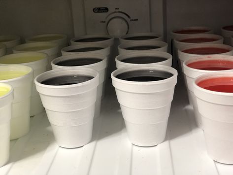 Frozen Kool aid in Styrofoam cups. Great for summer treat. ☀️😅🍧 Ice Cups Frozen, Freeze Cups, Frozen Cups, Kool Aid Flavors, Ice Pop Recipes, Snack Shack, Southern Desserts, Kids Cooking Recipes, Candy Drinks