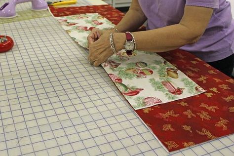 10 Minute Table Runner, Christmas Table Runner Pattern, Quilted Table Runners Christmas, Table Runner Tutorial, Quilted Table Runners Patterns, Crochet Table, Quilted Table Toppers, Christmas Runner, Crochet Table Runner