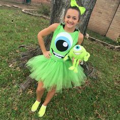 Mike Monsters Inc Costume, Monster Ag Kostüm, Monsters Inc Costume Diy, Monsters Inc Halloween Costumes, Monsters Inc Halloween, Halloween Costumes For Teens Girls, Bff Halloween Costumes, Monster Costumes, Japanese Minimalist