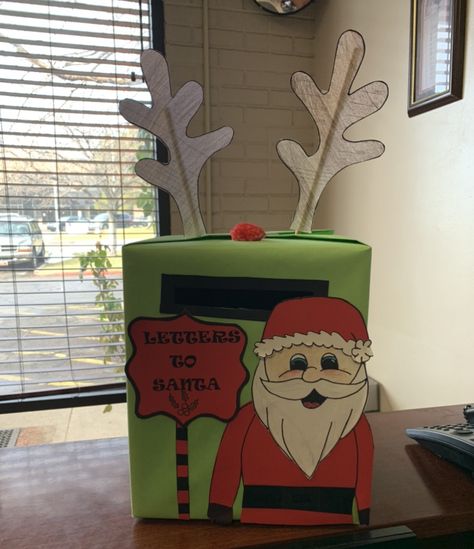 A Cute way to make a mailbox for the kids to send letters to Santa. Diy Santa Mailbox Ideas, Santa Mailbox Ideas Diy, Santa Mailbox Diy, Santa Kids Crafts, Mailbox Diy, Christmas Toy Drive, Kids Valentine Boxes, Santa Mailbox, Christmas Preschool