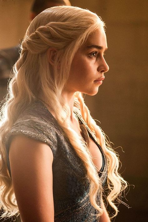 The 30 most beautiful hairstyles from Game of Thrones Khaleesi Costume, Targaryen Wallpaper, Daenerys Targaryen Khaleesi, Emilia Clarke Daenerys Targaryen, Game Of Throne Daenerys, Jesse Metcalfe, Avan Jogia, Ryan Guzman, Taylor Kitsch