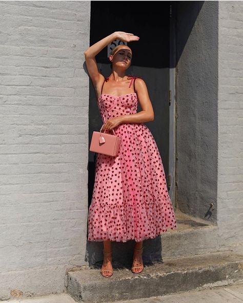 Lirika Matoshi, Blair Eadie, Vestidos Color Rosa, Atlantic Pacific, Outfit Chic, Vestidos Vintage, Heart Dress, Red Outfit, Looks Style