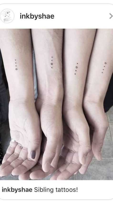 Minimal Sibling Tattoo, Minimal Sister Tattoo, Engagement Tattoos, Matching Family Tattoos, Wrist Tattoos Girls, Zelda Tattoo, Matching Best Friend Tattoos, Family Tattoo Designs, King Tattoos