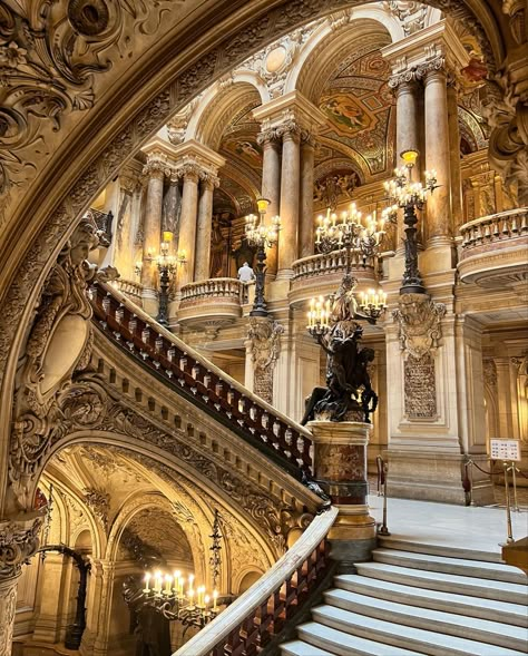 French Opera House, Phantom Of The Opera House, Opera Astethic, Opera House Aesthetic, Opera Singer Aesthetic, Opera House Paris, Opera Aesthetic, Winter House Exterior, Royalcore Aesthetic