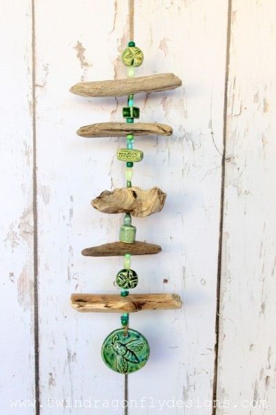 Driftwood Wind Chime, Carillons Diy, Wind Chimes Homemade, Driftwood Diy, Driftwood Art Diy, Driftwood Ideas, Driftwood Projects, Diy Wind Chimes, Driftwood Decor