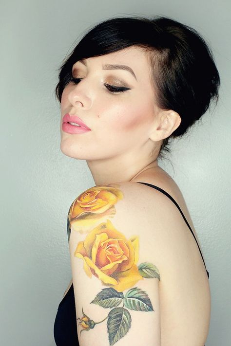 If you follow me on instagram, you have probably already seen this: my newest tattoo! These yellow roses are a work in progress, but I’m already in love. I’ll share it once it’s finished – and hopeful Yellow Rose Tattoo, Yellow Rose Tattoos, Goth Doll, Keiko Lynn, Disney Sleeve, Tattoo Flowers, Tattoo Rose, Rose Tattoo Design, Bee Tattoo