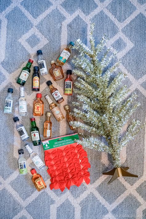 Alcohol Christmas Basket, Mini Alcohol Bottles Gifts Christmas, Mini Bottles Of Alcohol Gifts, Alcohol Christmas Gifts, Mini Liquor Bottle Gift Ideas, Mini Alcohol Bottles Gifts, Bottle Christmas Tree, Alcohol Gift Baskets, Christmas Alcohol