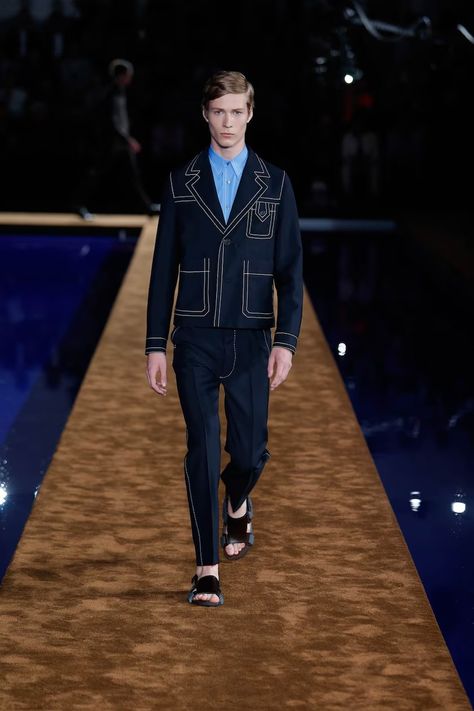 SS 2015 Menswear | PRADA Prada Suits Men, Prada Ss25, Prada Men Collection, Prada 2001 Men, Prada 2017, Prada Men, Summer 2015, Spring Summer 2015, Mens Suits