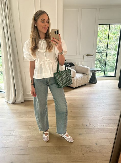 Daily Look - Fashion Jackson White Mesh Flats Outfit, Outfit For Lunch Date, Mesh Flats Outfit, Lunch Outfit Ideas Casual, Summer Outfit With Jeans, Summer Lunch Outfit, Jeans Summer Outfit, Korea Fits, Chic Jean Outfits