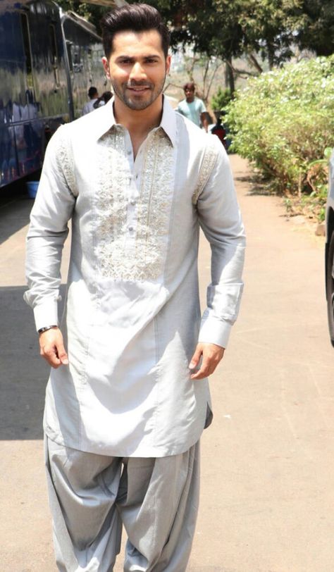 Varun Dhawan Kurta Pajama, Phatani Kurta For Men, Where Are U, Kurta Fashion, Pathani For Men, India Fashion Men, Pajama Men, Boys Kurta Design, Groom Dress Men