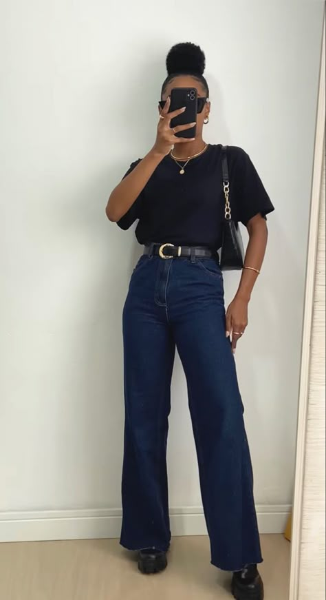 Dark Wash High Waisted Jeans Outfit, Dark Denim Work Outfit, Dark Blue Jeans Work Outfit, Dark Jeans Outfit Ideas, Dark Blue Jeans Outfit Black Women, Conservative Outfits Black Women, Wide Leg Dark Denim Outfit, Dark Jeans Work Outfit, Minimalist Style Black Women