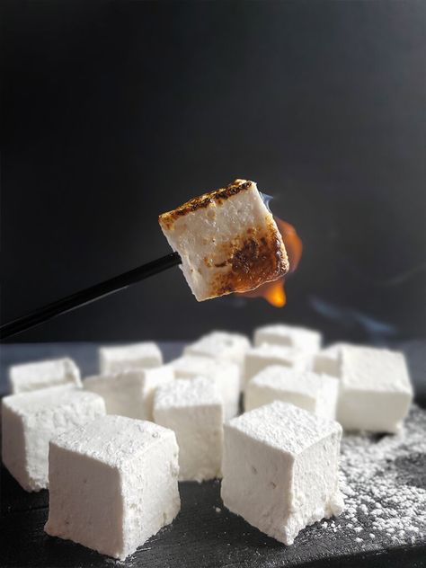 Marshmallows Aesthetic, Halal Marshmallows, Giant Marshmallows, Flavored Marshmallows, Baking Secrets, Beef Gelatin, Vanilla Marshmallows, Crochet Shell, Cup Of Hot Chocolate