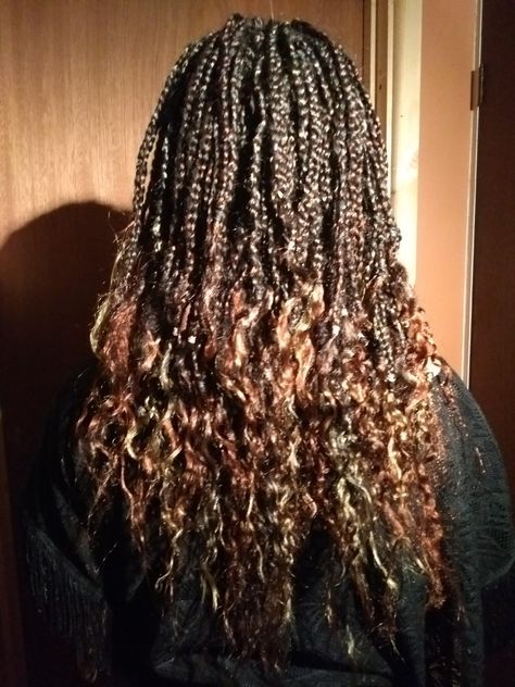 The second full head on my girl..using Darling Salsa..for a short while we had exactly the same..SHE loved it Salsa Hairstyles Braids, Drop Lines Hairstyle, The Bowl Method Curly Hair, Curly Hair Routine Bowl Method, Luxury Beauty, Beauty Inspiration, Braided Hairstyles, Beauty Makeup, Braids