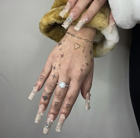 Girly Tattoos Hand, Detail Tattoo For Women, Aesthetic Hand Tattoos For Women, Knuckle Tattoos For Women Words, Y2k Hand Tattoo, Grunge Hand Tattoos, Juicy Tattoo, Aesthetic Hand Tattoos, Cute Finger Tattoos For Women