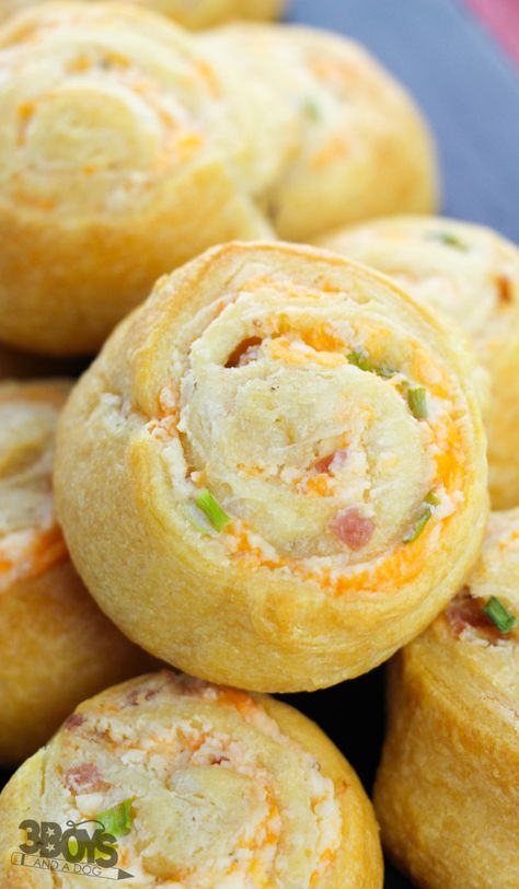 Crack Crescent Rolls Recipe Crescent Roll Potluck Recipes, Loaded Crescent Rolls, Appetizer Made With Crescent Rolls, Crescent Rounds Recipes, Crescent Roll Sheet Recipes Appetizers, Easy Appetizers Crescent Rolls, Recipes For Pillsbury Crescent Rolls, Finger Foods With Crescent Rolls, Crescent Ring Appetizers