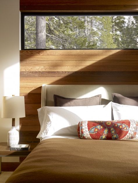 Simple Window Above Bed, Window Behind Bed, Modern Log Cabin, Wood Houses, Living Room Upholstery, Modern Mountain Home, Clerestory Windows, Bedroom Windows, Modern Cabin