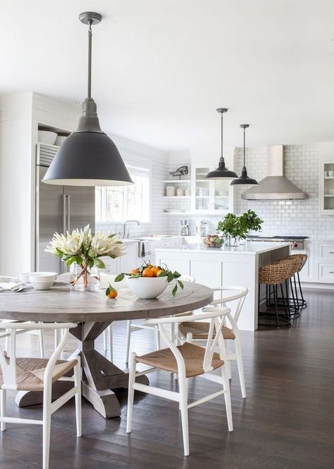 Modern Farmhouse Dining Room, Farmhouse Dining Room Table, Ideal House, Modern Farmhouse Dining, Farmhouse Kitchen Tables, Round Kitchen, Decor Ikea, Rustic Dining Room, Kitchen Table Settings