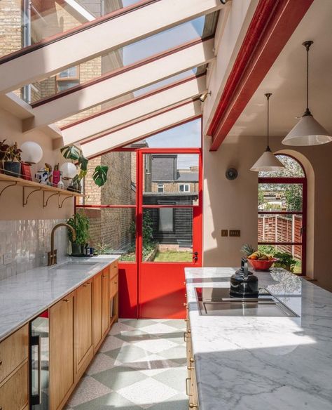 8 Big Kitchen Design Trends for 2024 Big Kitchen Design, Red Windows, Big Kitchen, Kitchen Design Trends, 아파트 인테리어, Kitchen Extension, Red Kitchen, Design Del Prodotto, Open Kitchen