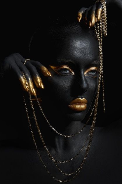 Nails In Gold, Makeup Lips, Gold Makeup, Art Gold, Color Paint, Professional Makeup, His Hands, Premium Photo, Skin Color