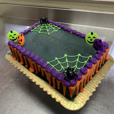 Halloween Traybake Cake, Halloween Sheet Cake Ideas Birthday, Halloween Cake Rectangle, Rectangle Halloween Cakes, Hocus Pocus Sheet Cake, Halloween 2nd Birthday Cake, Halloween Sheet Cake Ideas Easy, Halloween Theme Cakes Ideas, Halloween Themed Cakes Easy