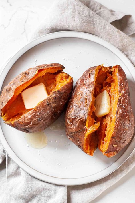 Perfect Baked Sweet Potato, Microwave Sweet Potato, Sweet Potato Recipes Baked, Twice Baked Sweet Potatoes, Baked Sweet Potatoes, Cooking Sweet Potatoes, Potato Recipe, Baked Sweet Potato, Sweet Potato Pie