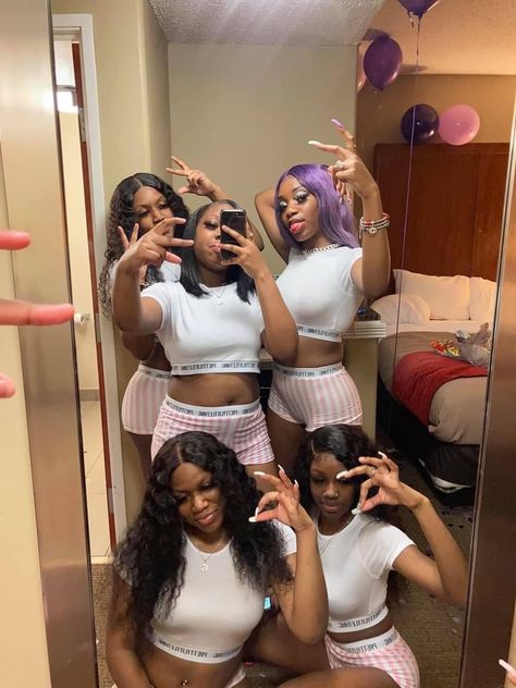 Sleepover Black Friends, Group Pajama Outfits, Fancy Group Photoshoot, Matching Pjs Friends Birthday Black, Matching Pjs Black Friends, Birthday Group Outfit Ideas, Best Friend Matching Pajamas, Pajama Set Black Women, Sleepover Ideas Black People